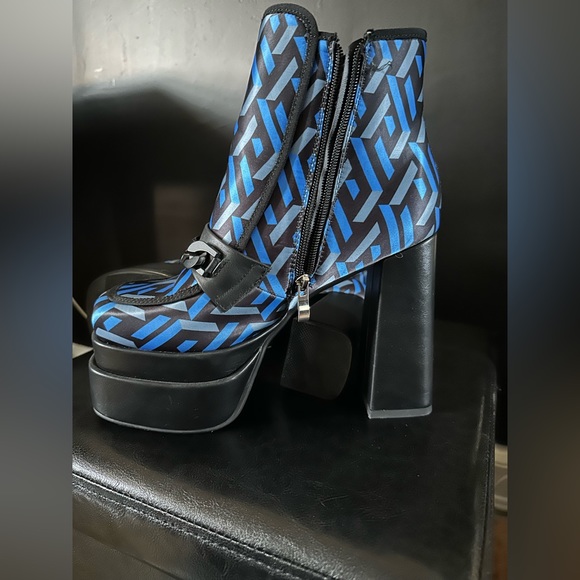 Platform Printed Booties - Picture 6 of 14